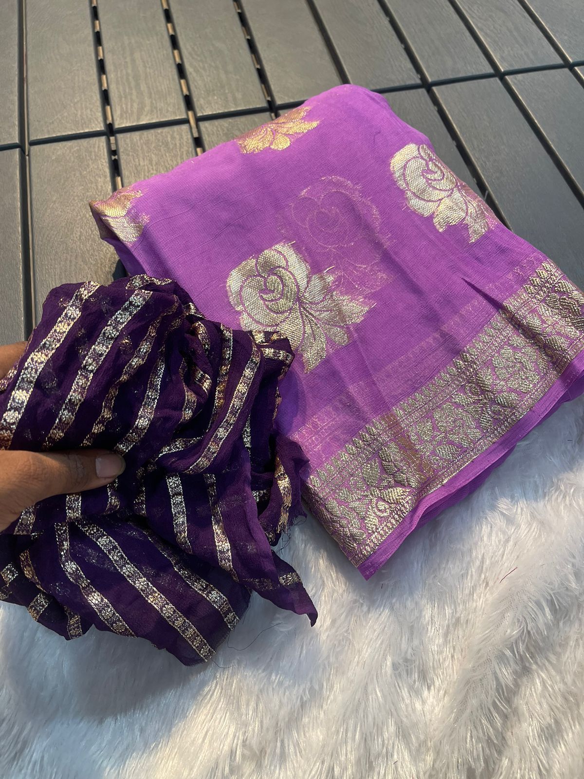 Pure Viscose Georgette Weaving Jacquard Saree