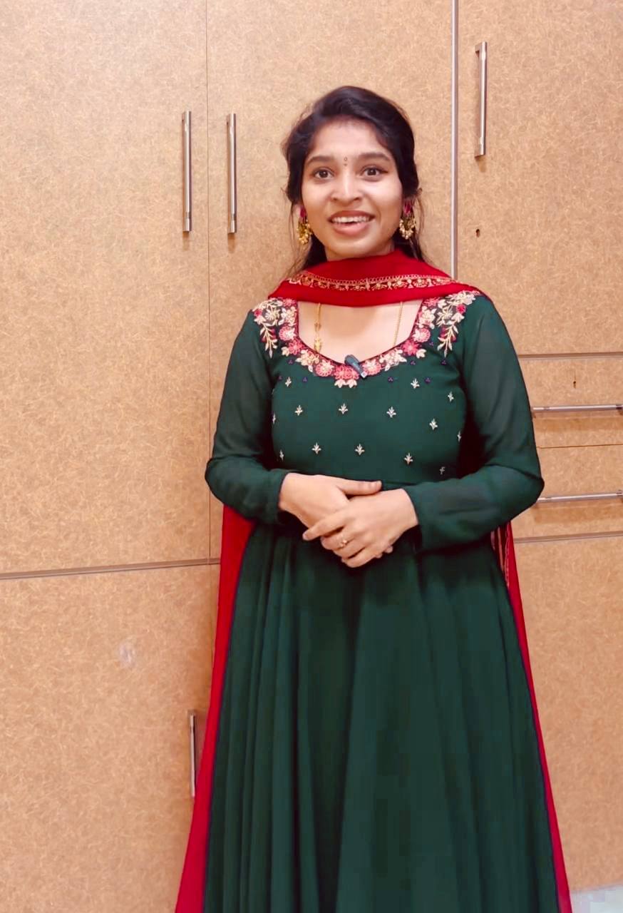 1806 ANUSHKA GREEN ♥️✨