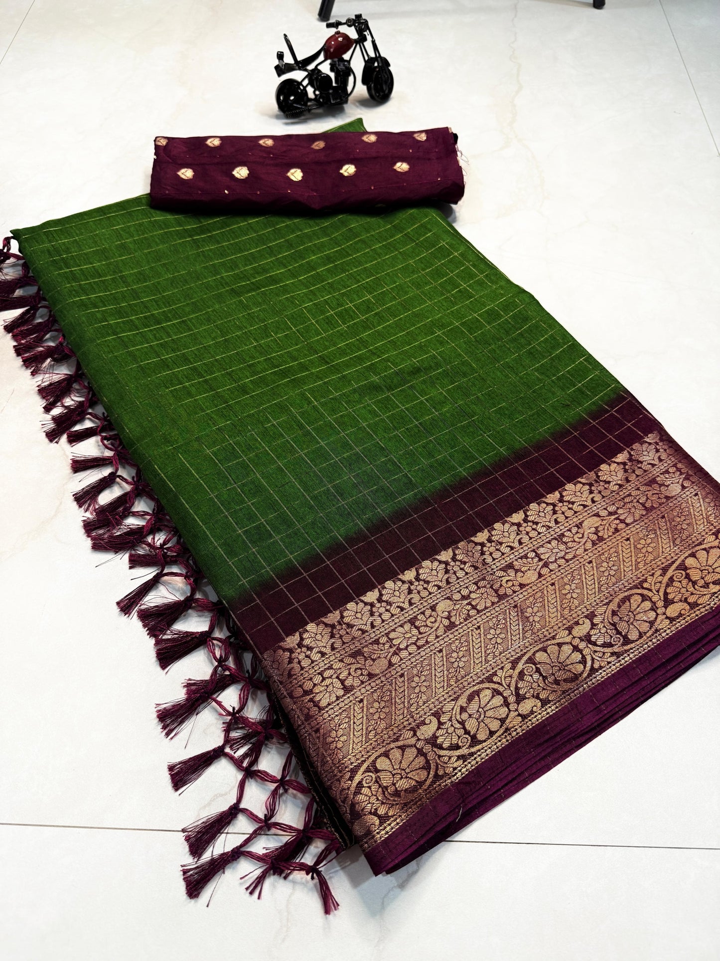 super dola chex saree