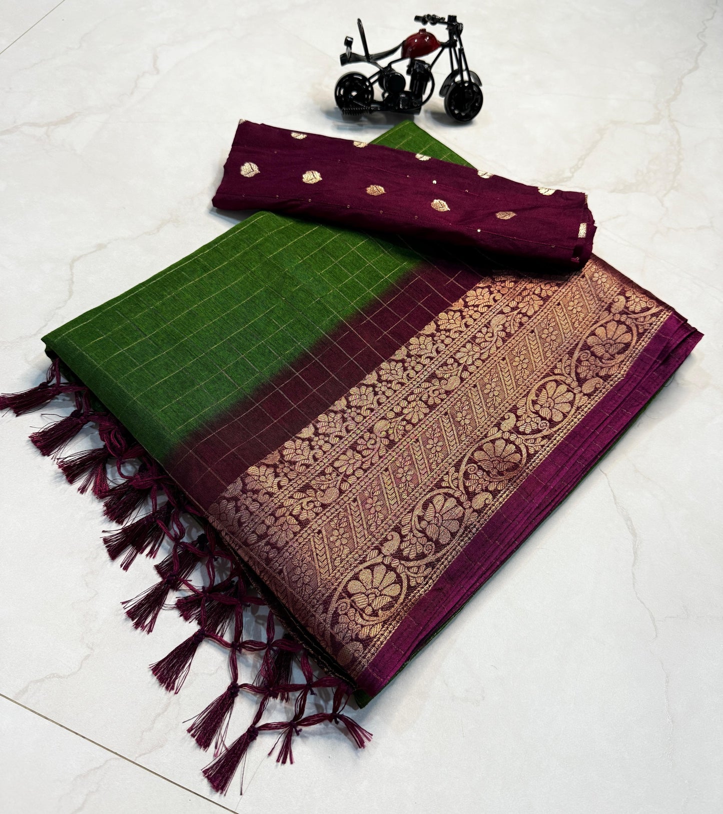 super dola chex saree
