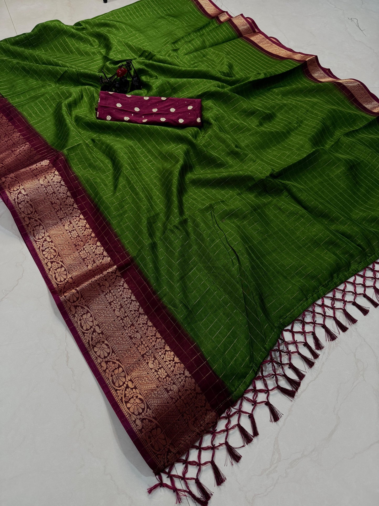 super dola chex saree
